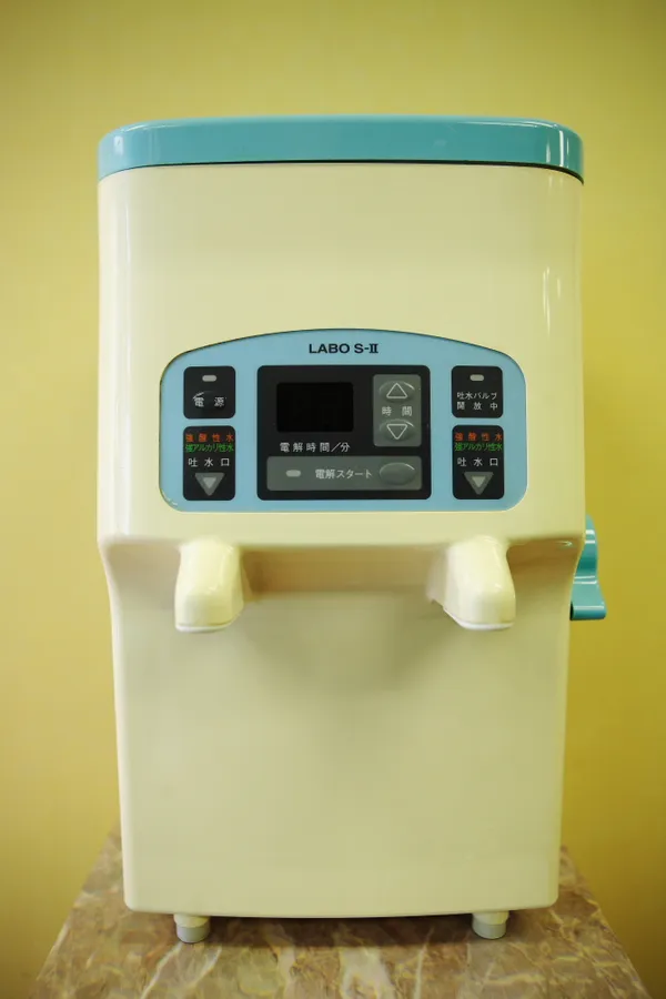 写真：酸化電位水生成器